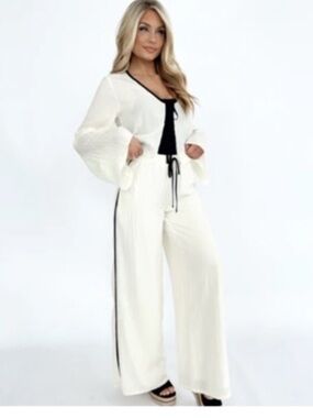 NWOT Lane 201 cream white and black drawstring tie wide leg pants